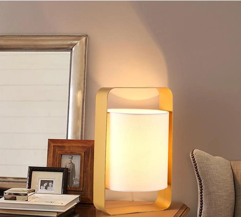 Nate tafellamp met zwevende lantaarn – productfoto 15