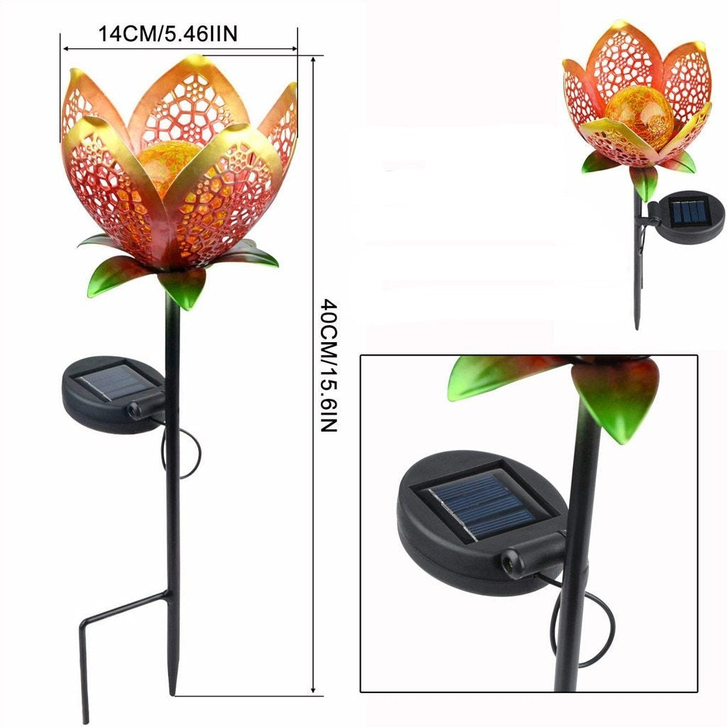 Opengewerkte bloemenlamp voor tuinpad op zonne-energie