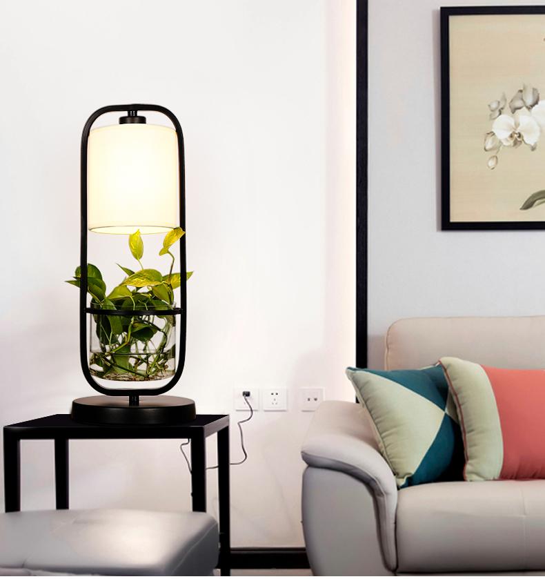 Augustus LED-bureaulamp met plantenbak – productfoto 4
